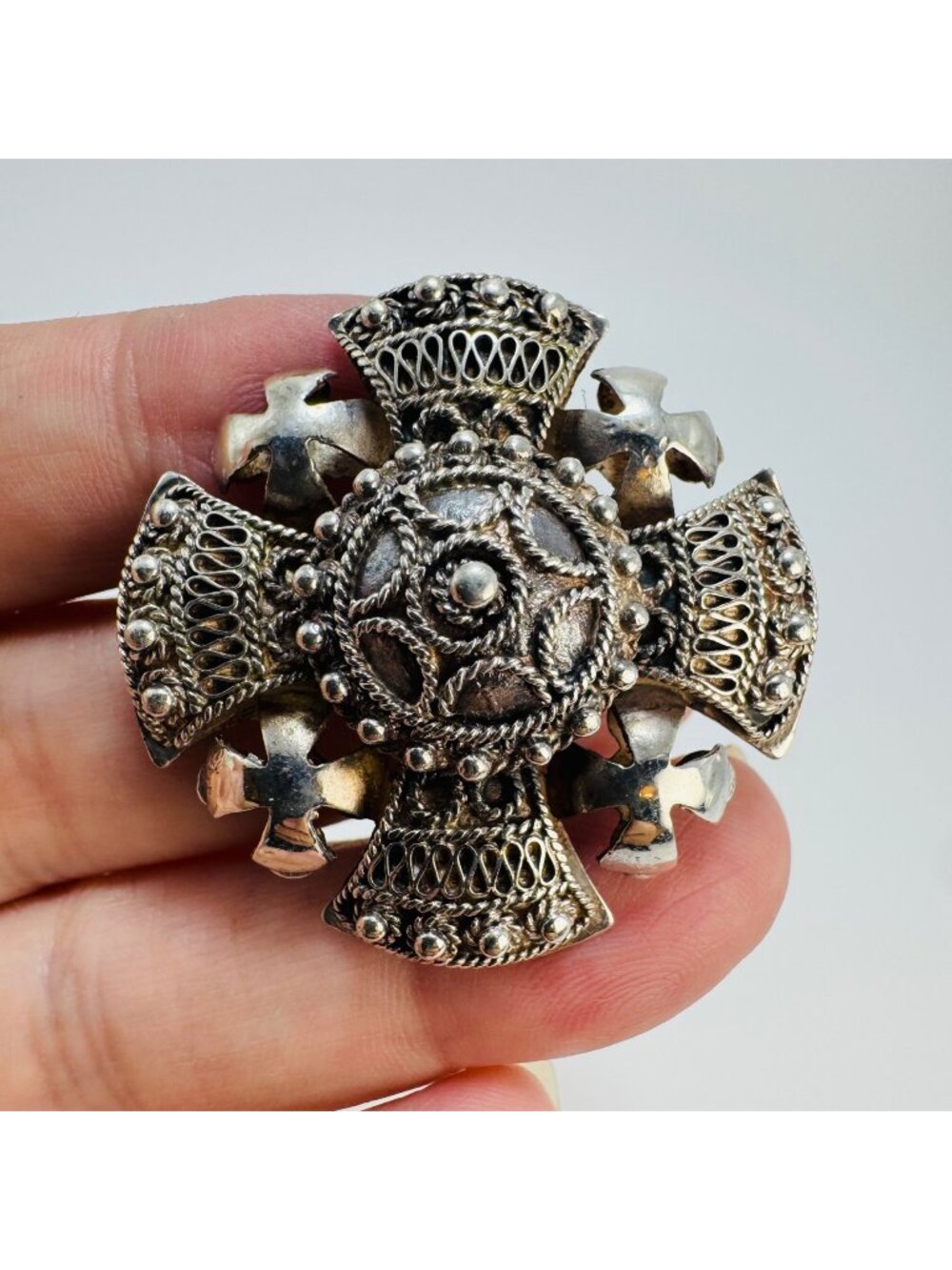 Jerusalem Cross Vintage 950 Silver Textured Circle Brooch Size 1.5" Length